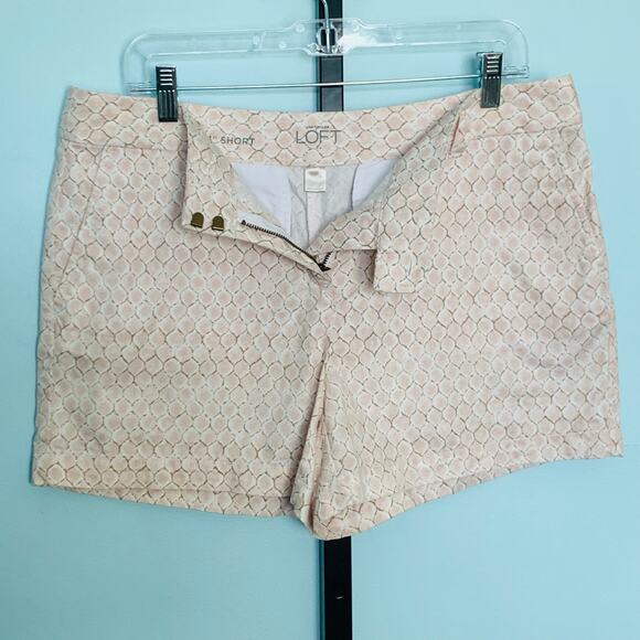 LOFT Pink Snakeskin 4" Shorts Size 10 - Picture 3 of 6